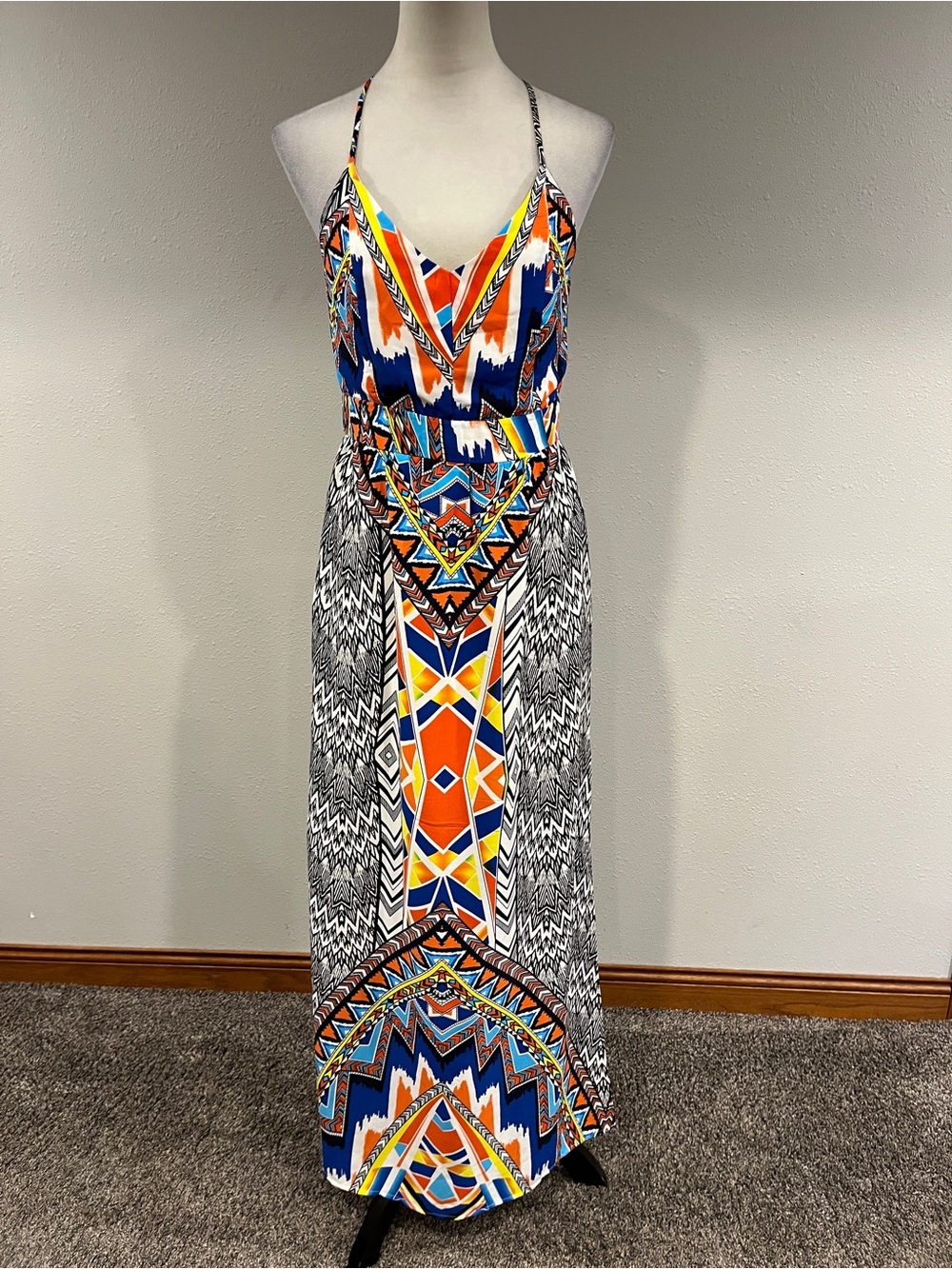 Vibrant Geometric Print Sleeveless v-neck Maxi Dress with open back size medium